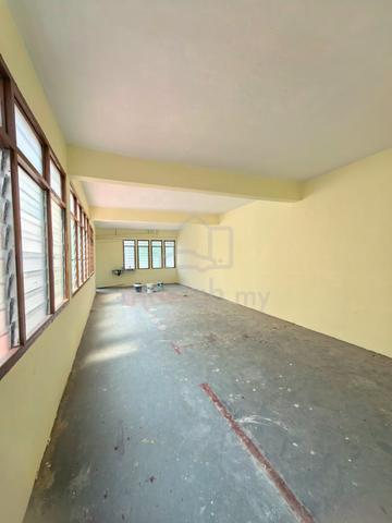 Tmn Perling ground floor shop for rent 1
