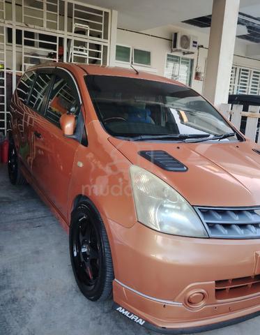 NISSAN Grand Livina - 1