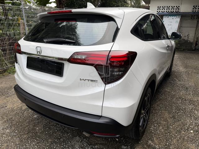 2019 Honda HR-V 1.8 V NEW FACELIFT (A) ON THE ROAD - 3