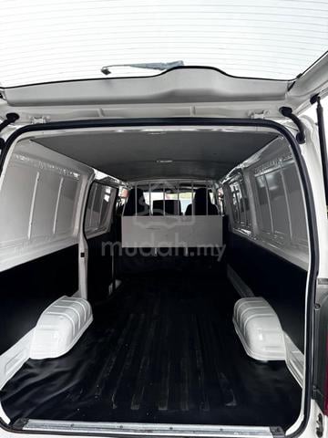 2017 Toyota HIACE 2.5 Panel Van (M) Boleh Loan - 3