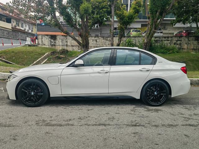 Bmw 330E 2.0 M-SPORT BODYKIT FACELIFT FULOAN OFER - 2