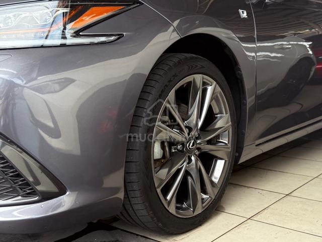 UNREGISTERED 2021 Lexus ES300H F SPORT 2.5L - 1