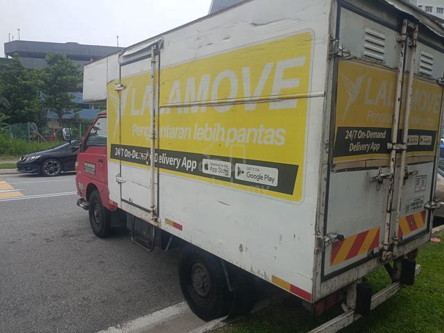 lorry 1 ton  - photo 2 of 6