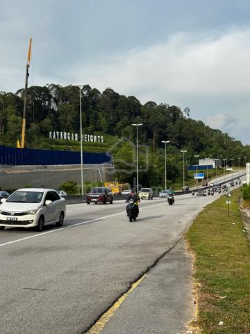 New Shop Lot Shah Alam Facing Main Road With ROI 6% 4