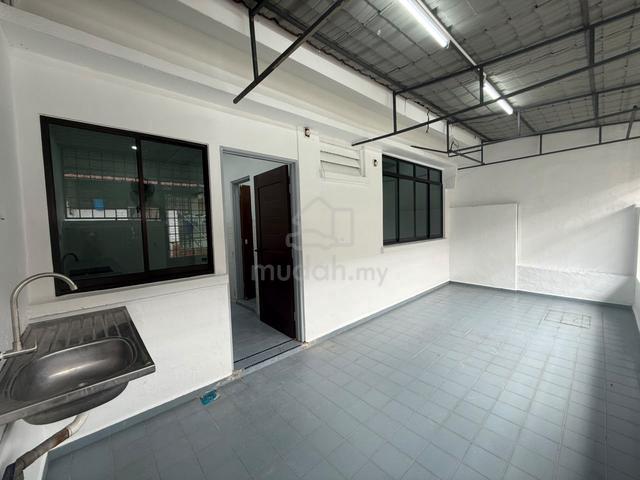 Jb Town Taman Pelangi single storey house for rent 1