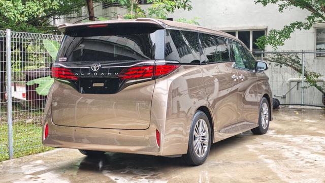 2024 Toyota Alphard 2.5 Z BASIC UNIT - GOLD COLOR - 2