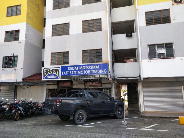 Rumah Pangsa Batu Berendam 1