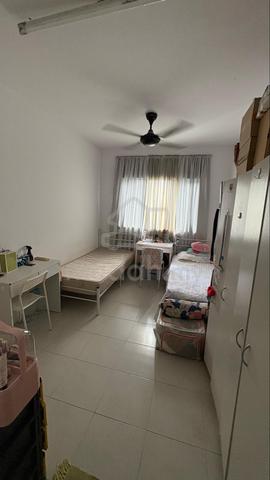 Sharing Master Bedroom Residensi Wangsamas 1