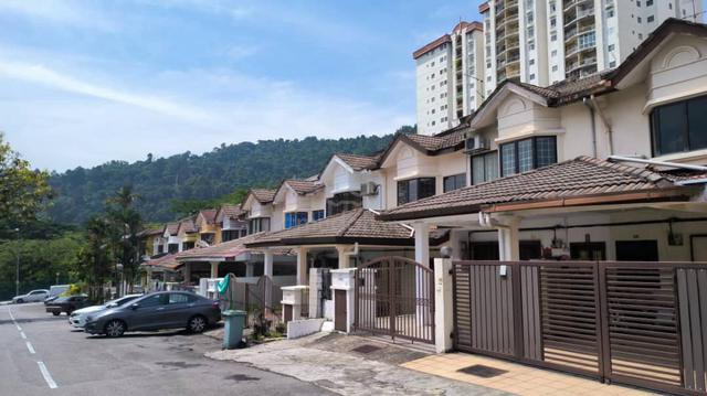 For Rent Three Storey Tmn Cheras Utama Yulek Gated Guarded Renovated 1