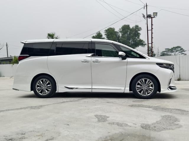 2024 Toyota ALPHARD 2.5 Z AUTO STEP 4CAM 30K KM - 5