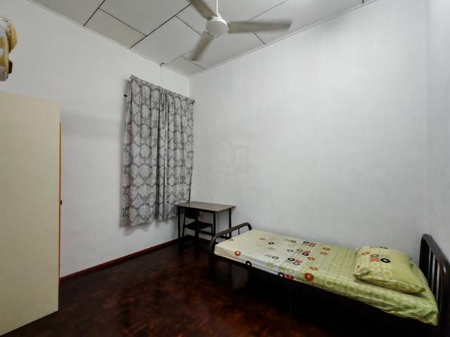 Room for Rent/ Bilik Sewa (Near UTM)  1
