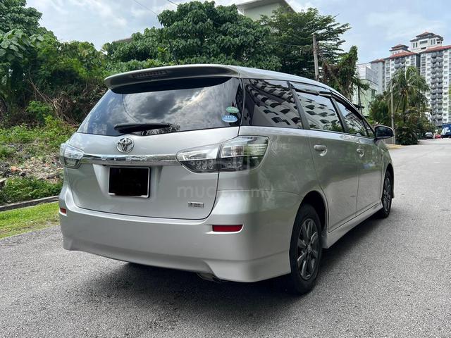 2015 Toyota WISH 1.8 X 4WD/ Can Loan/ 3yWrty/ 1Own - 3