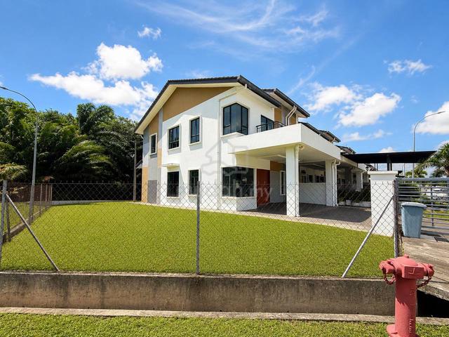 Corner Lot Double Storey Taman Bentara Telok Panglima Garang. 1