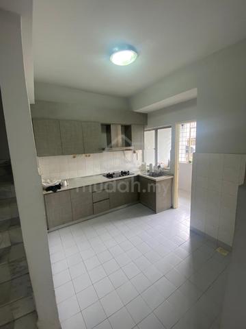 {BEST RENT}Bukit OUG Townhouse{Upper Unit}3+1 Room-Walk to LRT & SHOP 2