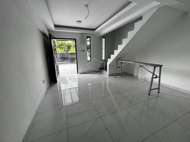 Permas @ Double Storey @ Corner lot @ Fully Renovated @ Masai @ Unbloc 1