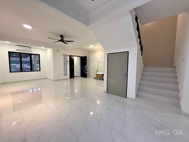 Partial Furnished!! Bukit Raja Klang Double Storey For Rent! 1