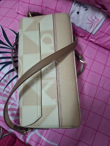 bonia sling - photo 2 of 2