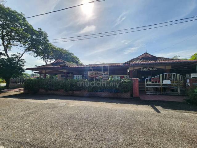 Fully renovated& Partially furnished di Taman Macang Manis 1