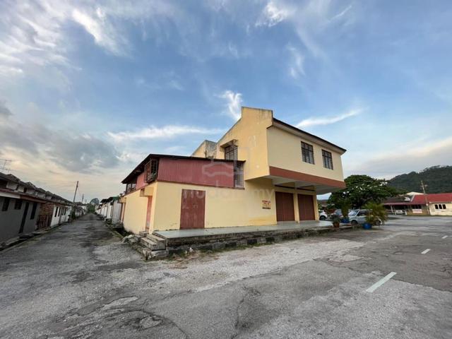 Bercham Double Storey ShopHouse Tenanted below bank value Ipoh 3