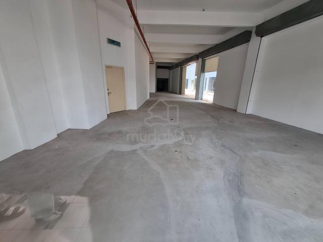 USJ 10 Taipan Subang Jaya End Lot Shop 2000 Sf Face Main Road for Rent 1