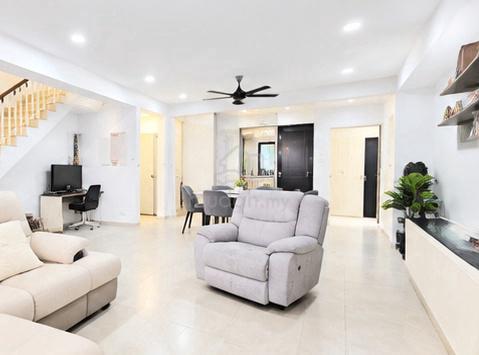 (Excellent Condition) 2 Storey Terrace @ Taman Tekali Puchong 1