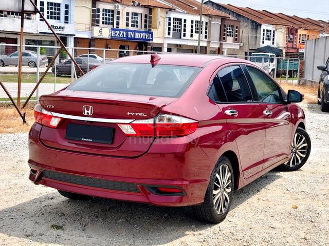 2017 Honda City 1.5 V Spec F/Service Macam Baru - 2