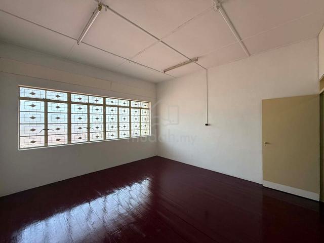 Ayer Itam Double Storey Terrace - Great Location! 1