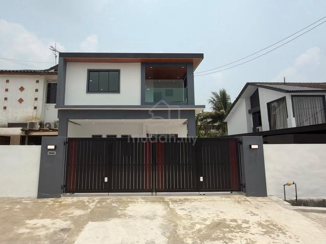 Refurbish renovated Skudai Taman Sri Putri Gangsa 2 storey semi D 1