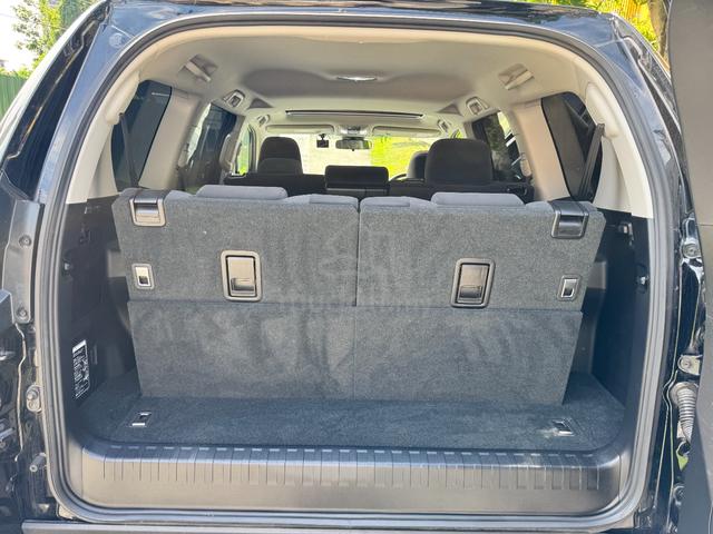 22 7 SEATER DIESEL Toyota LANDCRUISER PRADO 2.8 TX - 5