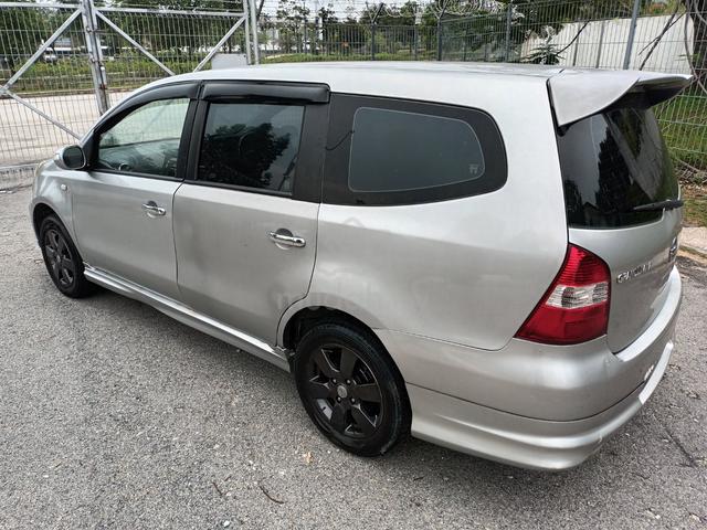 Direct Owner Nissan GRAND LIVINA Auto 2012 - 2