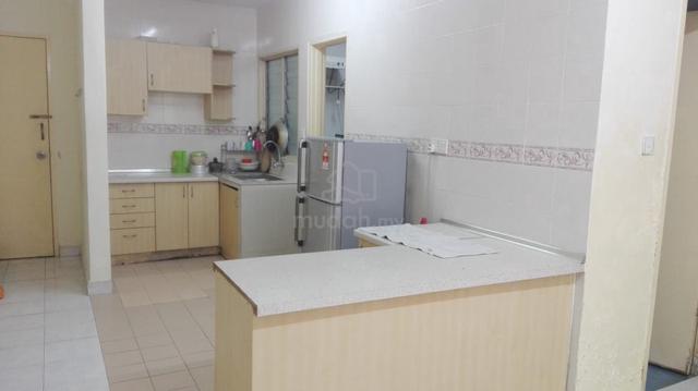 Bilik Master Flora Damansara, Damansara Perdana 1