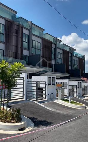 Villa Domus 3.5 storey Superlink, Sri Gombak, Batu Caves, Freehold 1