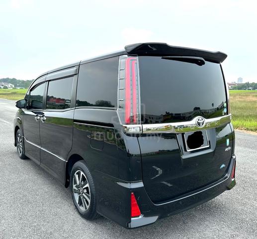 2020 Toyota NOAH 2.0 WXB (A) - 4