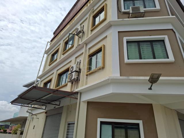 Jln PJU 1/8 Kampung Cempaka House 1