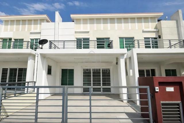 Untuk Dijual – Rumah Teres 2 Tingkat di Nusari Aman 2 Bdr Sri Sendayan 1