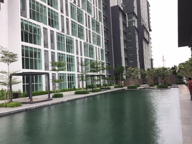 Male only aircond Room wifi MRT Putra Permai Giant NSK Seri Kembangan 1