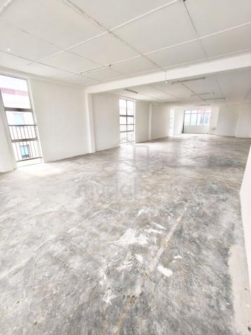 Satok ❣️ 3rd Floor Shoplot - For Rent (1950 sqf) 1