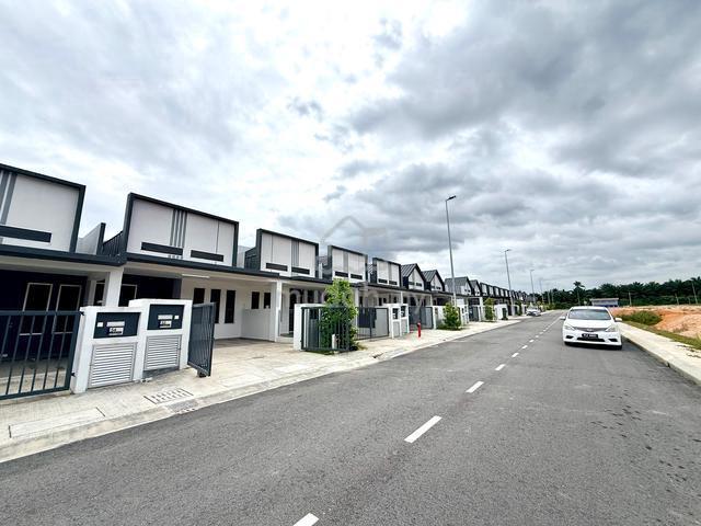 New House! Teres Setingkat Dengkil | 3 Bilik | 2 Parking 1