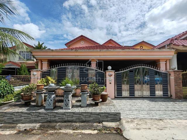 OPEN FACING, Taman Nusa Damai End Lot Unit Fully Renovated Below MV 1