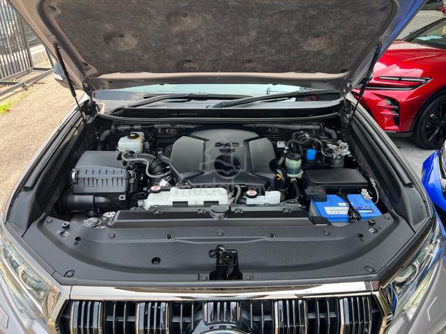 YR 2021 Toyota LAND CRUISER PRADO 2.8 70TH - 3