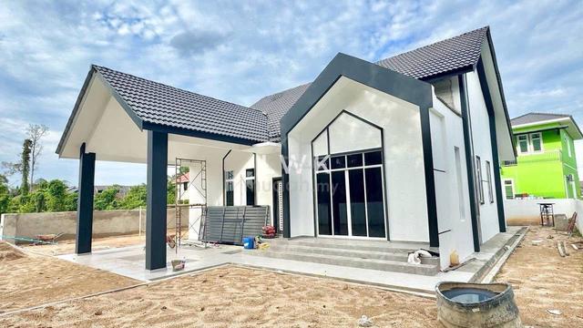 Rumah Banglo Cantik di Pasir Tumboh 1