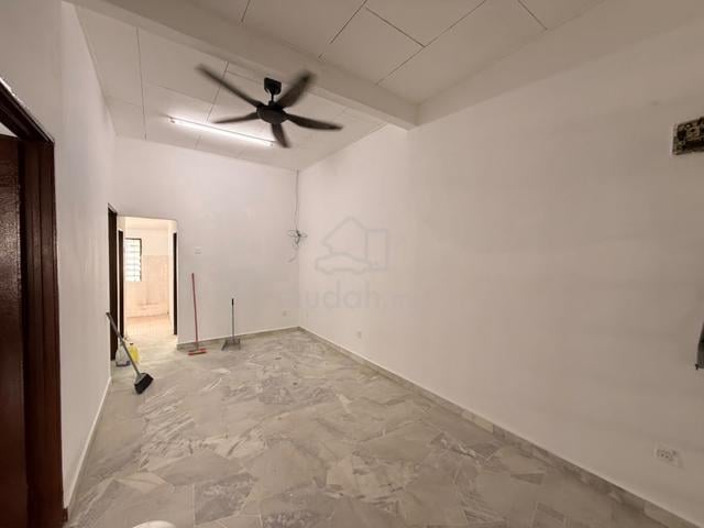 newly refurbished 【 kitchen table top 】 1 Storey House, Taman Muhibbah 1