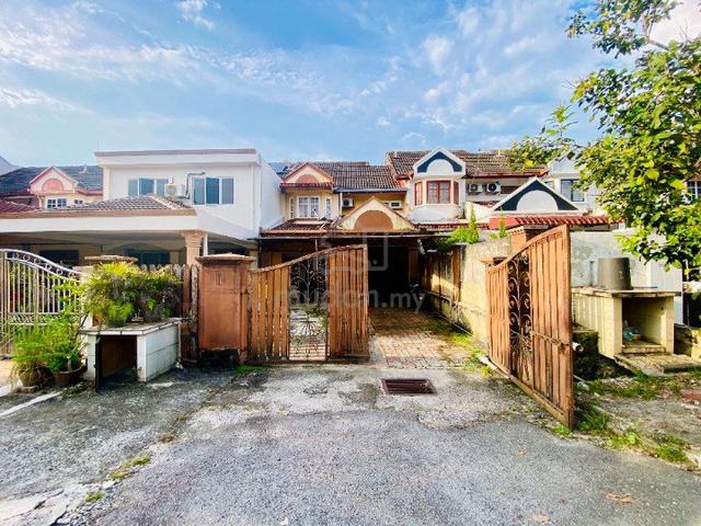 Double Storey Terrace Jalan Suasana Bandar Tun Hussein Onn Cheras. 1