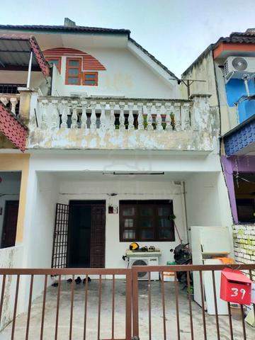 Renovated 2 1/2 Sty House at Falim Ipoh 1