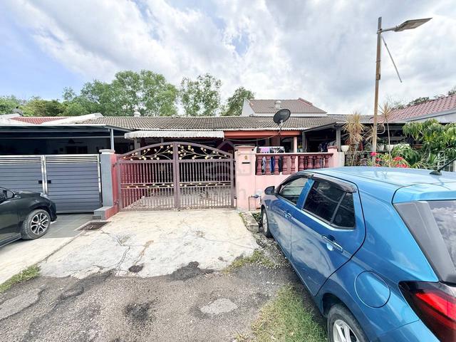 RENOVATED‼️ 1 Storey Terrace Taman Mawar Kinrara 5 Puchong 1
