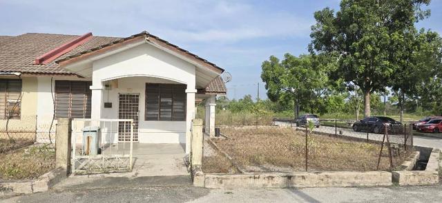 Teres Corner Lot Bandar Baru Chendor Kuantan 1