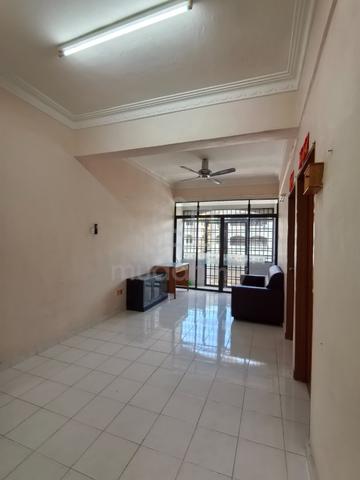 Ferringhi Mutiara Apartment 1