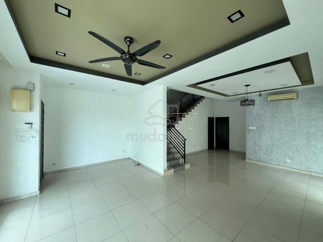 Desa Bayumas Laksamana Klang 2.5 Storey Semi D House 31x65 Gated 1