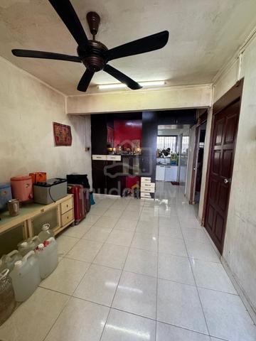 Flat Taman Ungku Tun Aminah 1