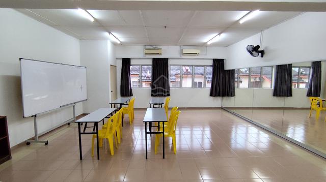 Share office space in Indahpura Kulai  1